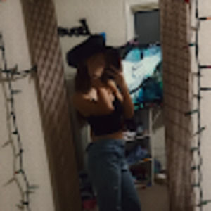 Meet your Posher, Anika